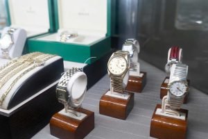 Read more about the article Mechanical Masterpieces: How Luxury Watches Are Still Beating Smartwatches